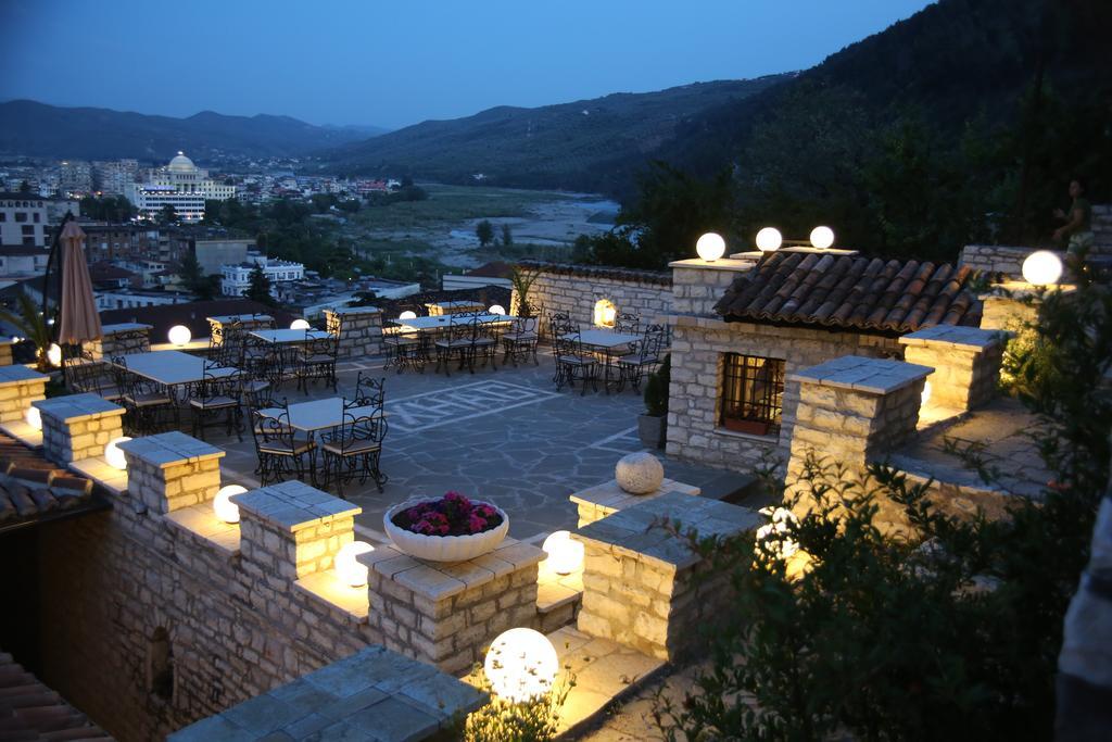 Hotel Vila Aleksander Berat Exterior photo