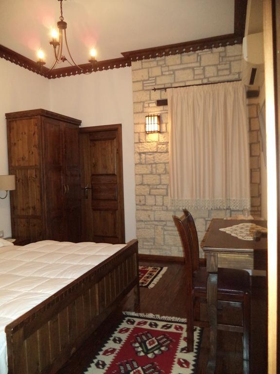 Hotel Vila Aleksander Berat Room photo