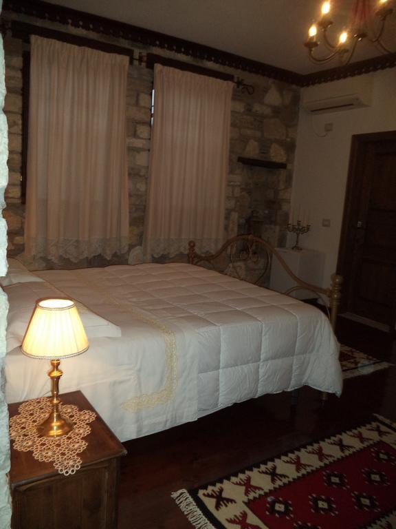 Hotel Vila Aleksander Berat Room photo