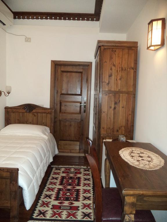 Hotel Vila Aleksander Berat Room photo