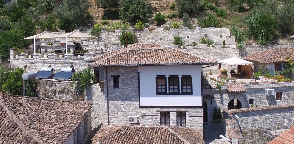 Hotel Vila Aleksander Berat Exterior photo